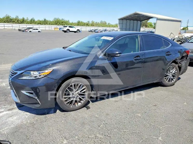 2016 Lexus ES350 photo