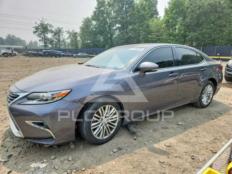 2016 Lexus ES350 photo