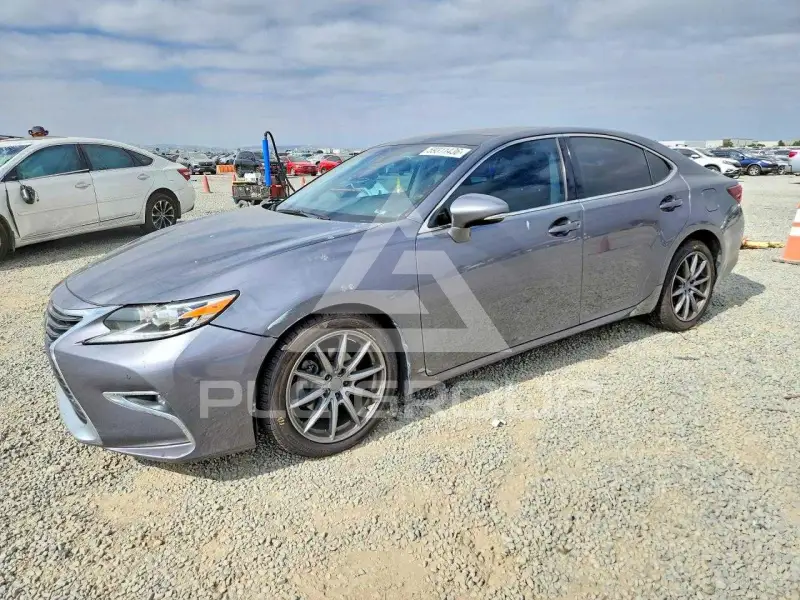 2016 Lexus ES350 photo