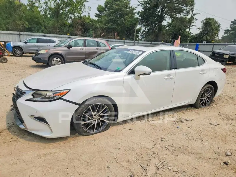 2016 Lexus ES350 photo