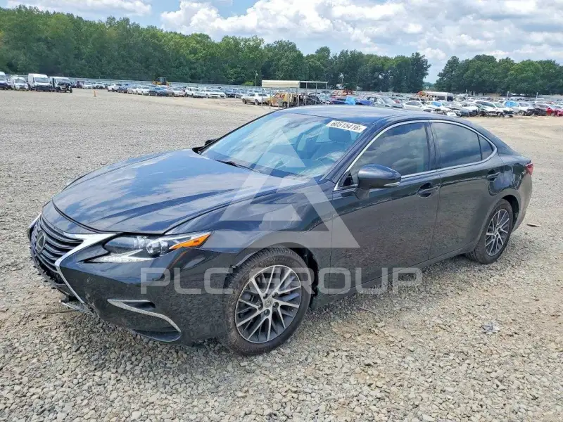 2016 Lexus ES350 photo