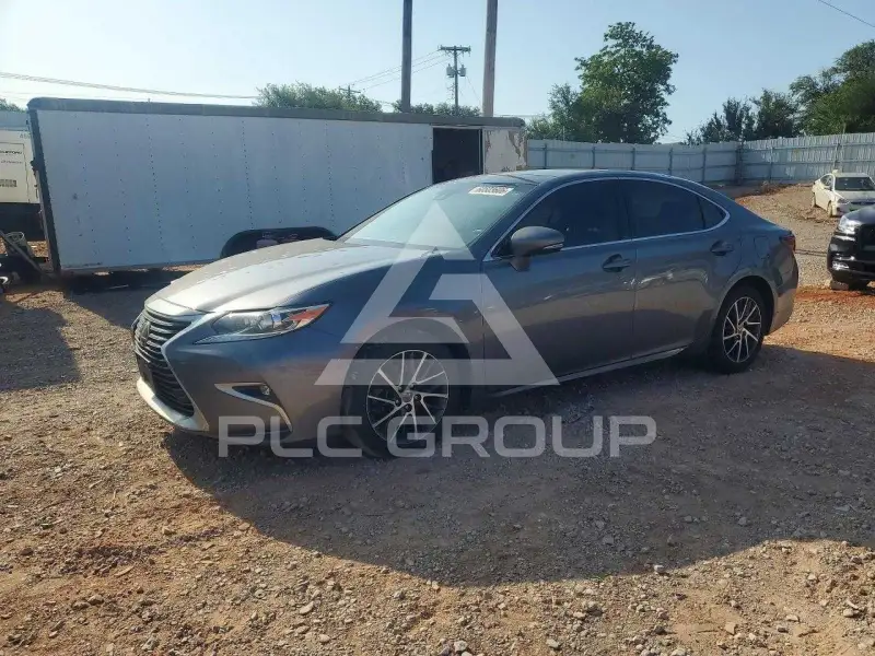2016 Lexus ES350 photo