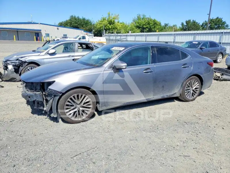 2016 Lexus ES350 фото