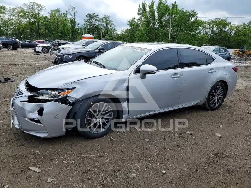 2016 Lexus ES350 photo