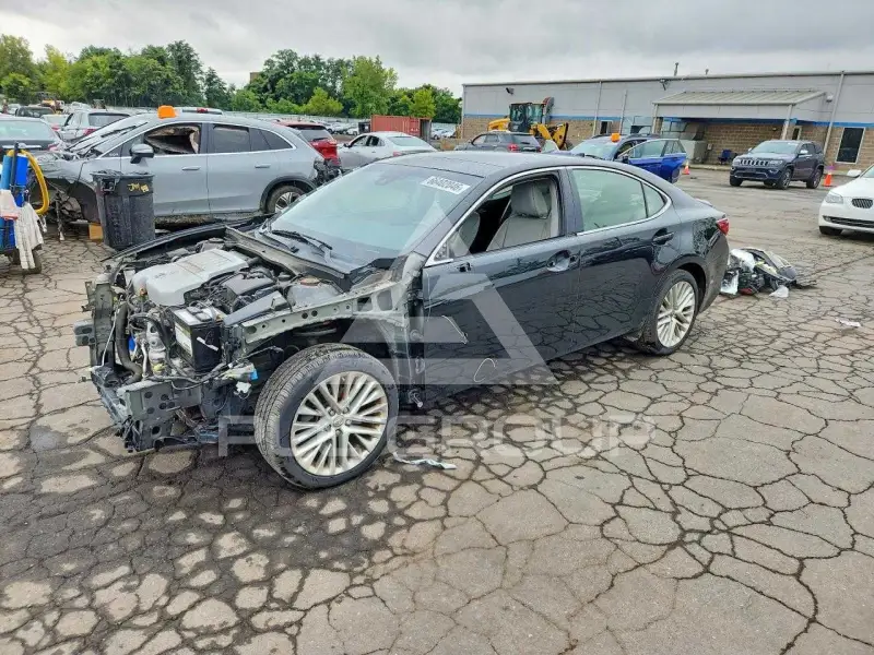 2016 Lexus ES350 photo