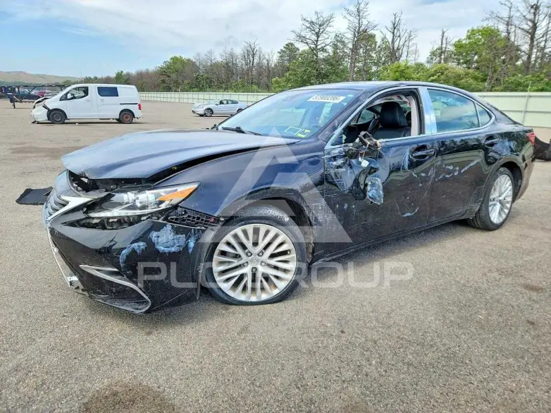 2016 Lexus ES350 photo