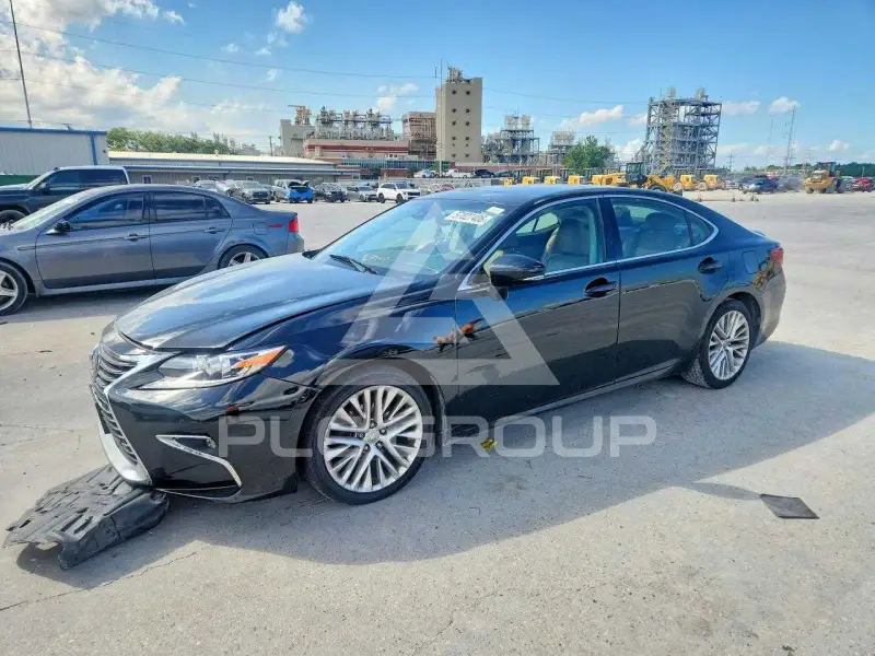 2016 Lexus ES350 photo