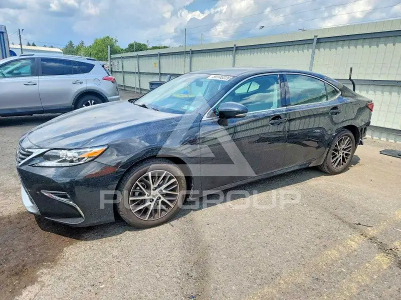 2016 Lexus ES350 photo