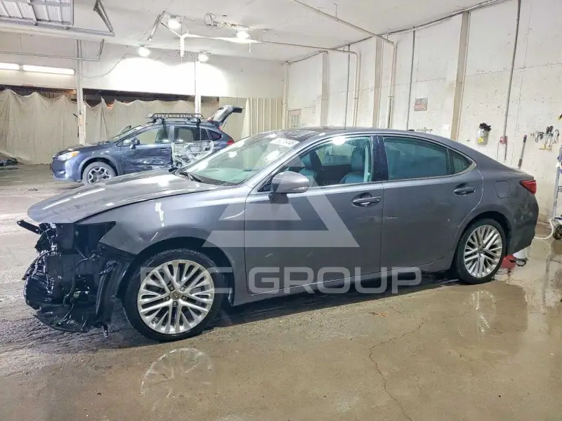 2016 Lexus ES photo