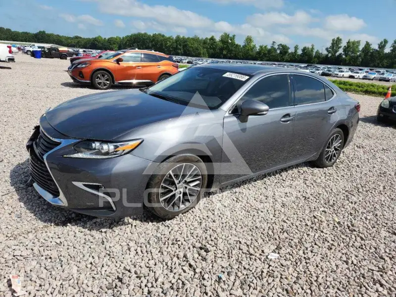 2016 Lexus ES350 photo