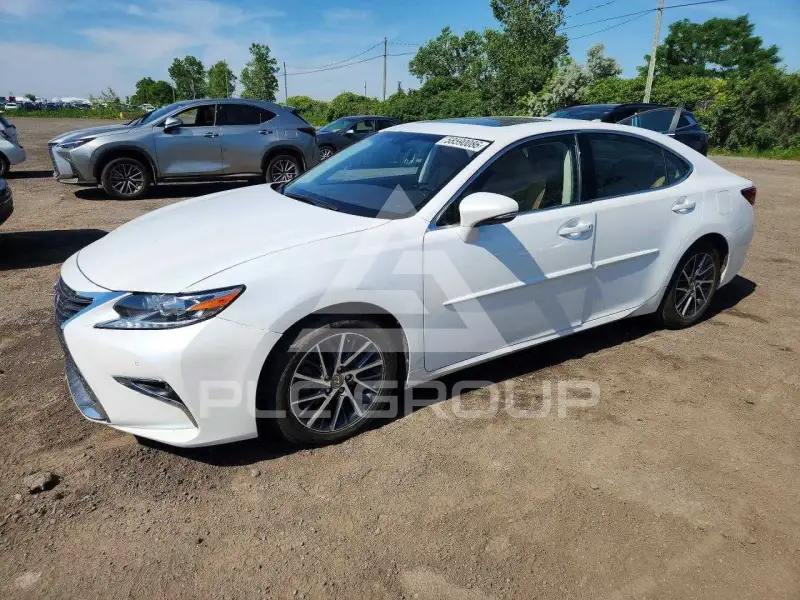 2016 Lexus ES350 photo