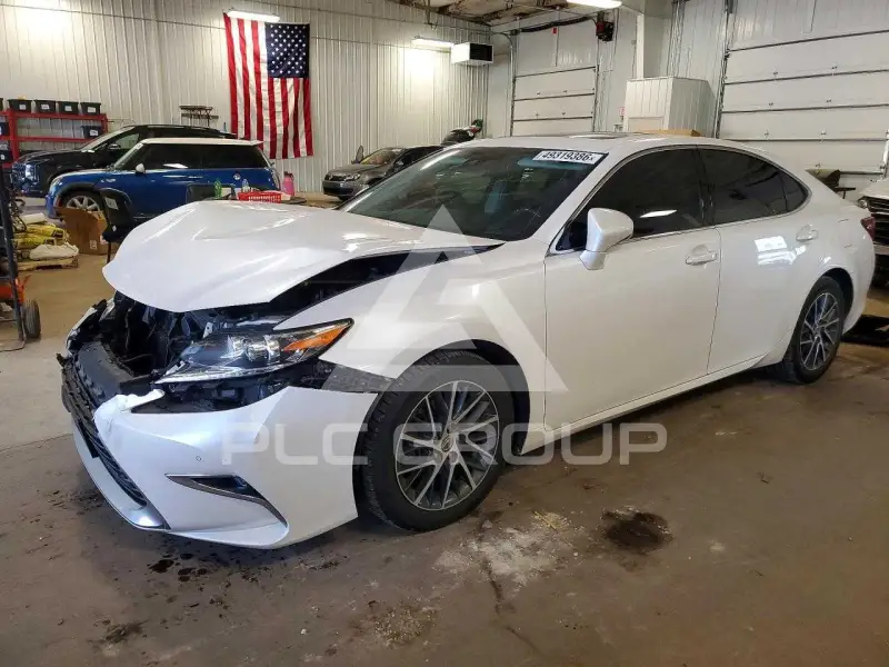 2016 Lexus ES350 photo