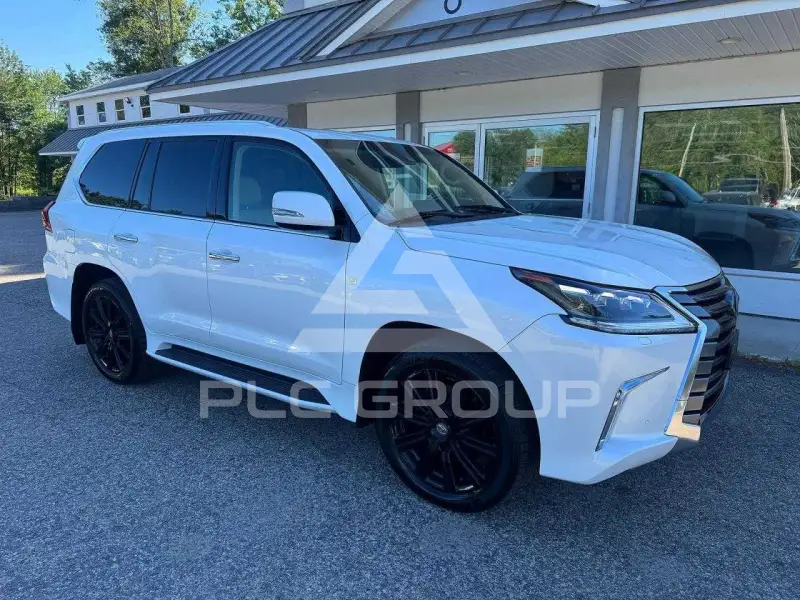 2016 Lexus LX570 photo