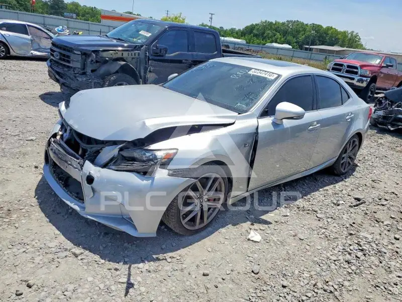 2016 Lexus IS photo