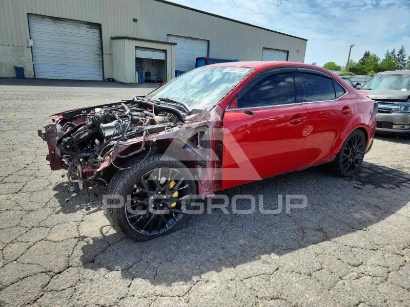 2016 Lexus IS photo