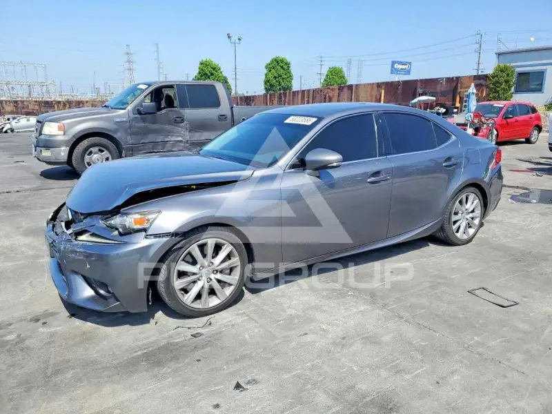 2016 Lexus IS photo