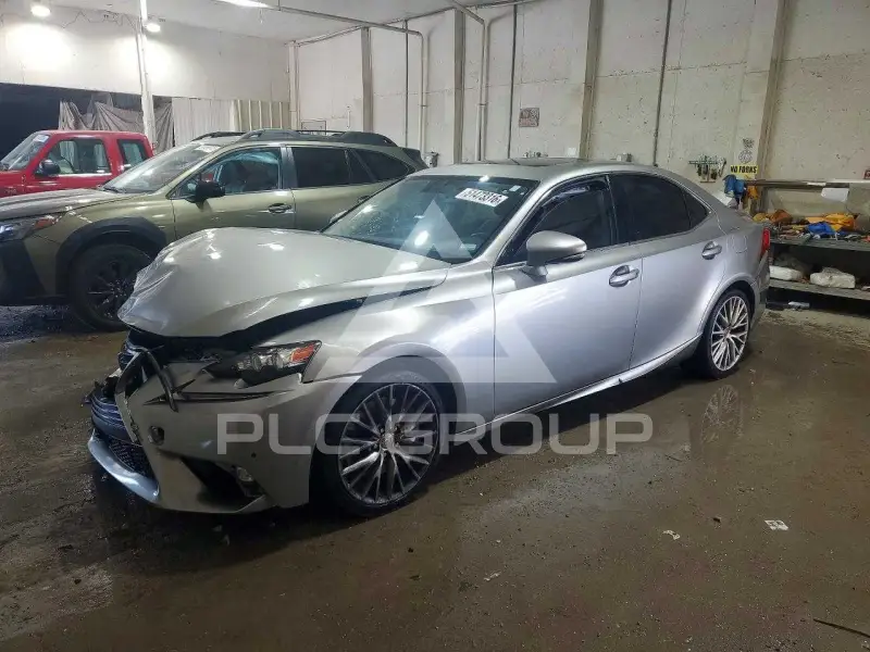 2016 Lexus IS фото