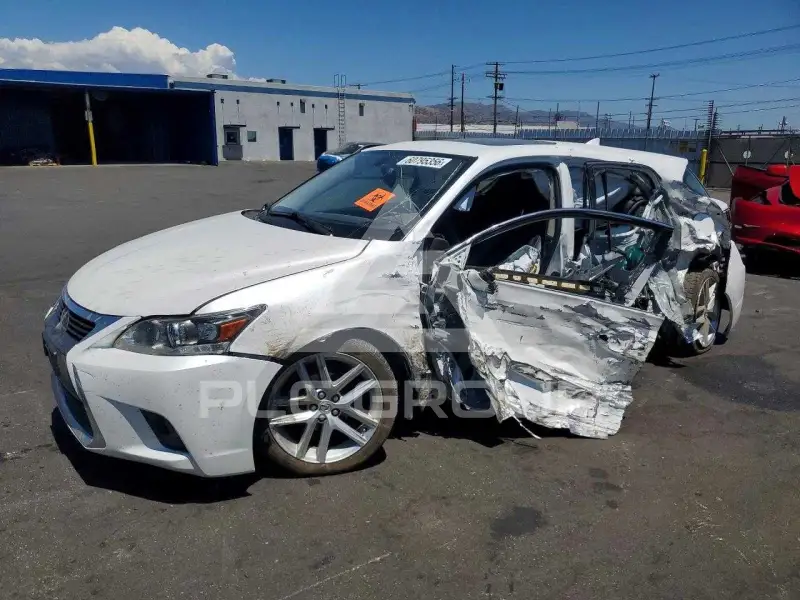 2016 Lexus CT200 photo