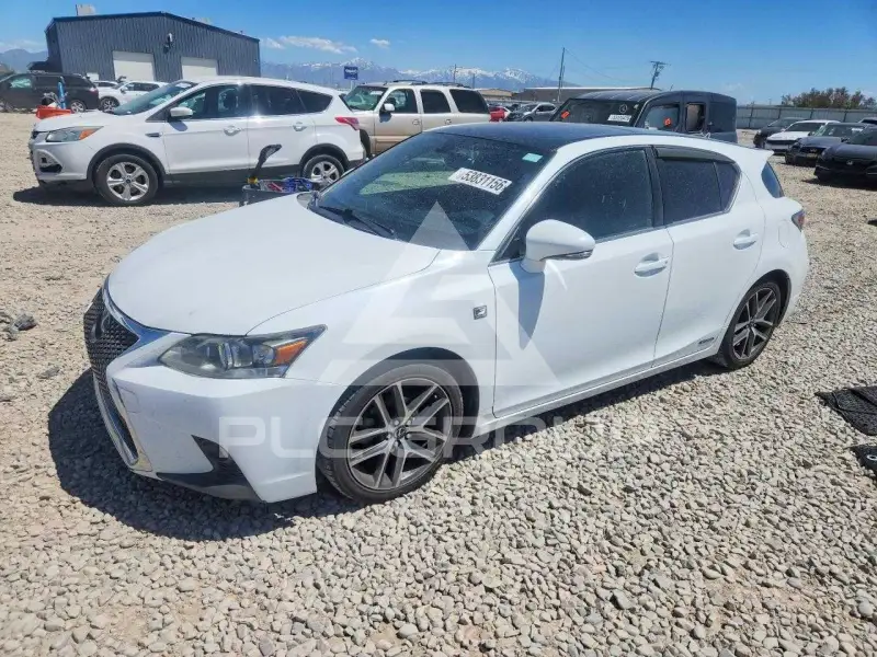 2016 Lexus CT200 photo