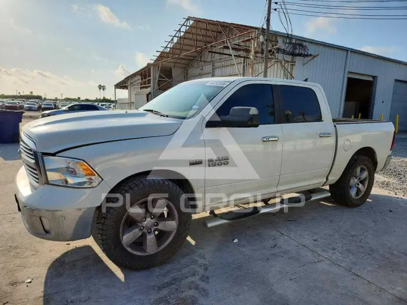 2016 RAM 1500 photo