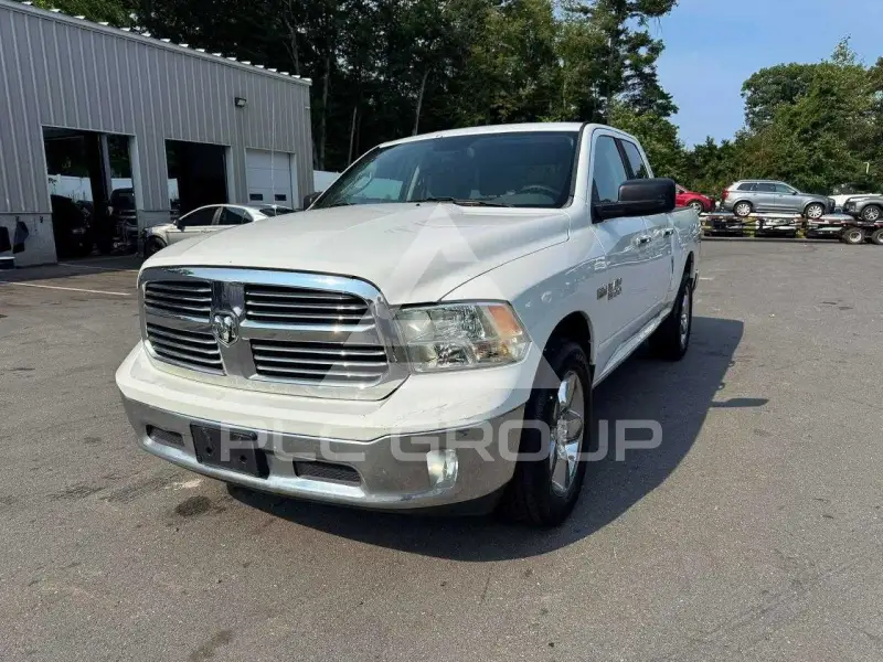 2016 RAM 1500 photo