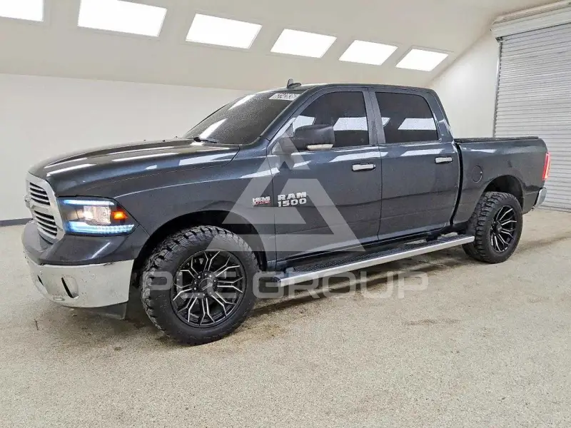 2016 RAM 1500 фото