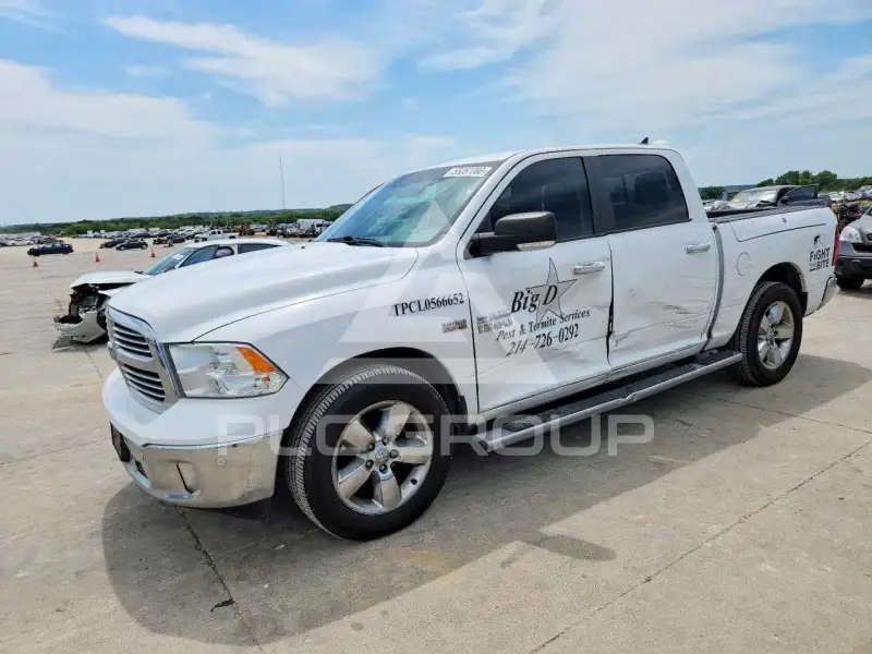 2016 RAM 1500 photo