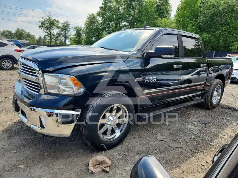 2016 RAM 1500 photo