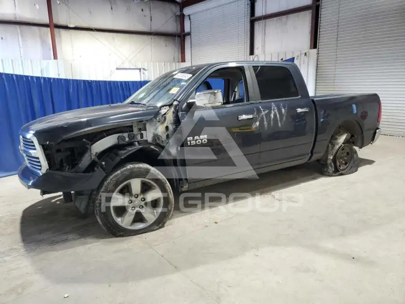 2016 RAM 1500 фото