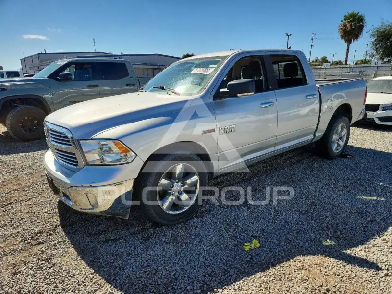 2016 RAM 1500 photo