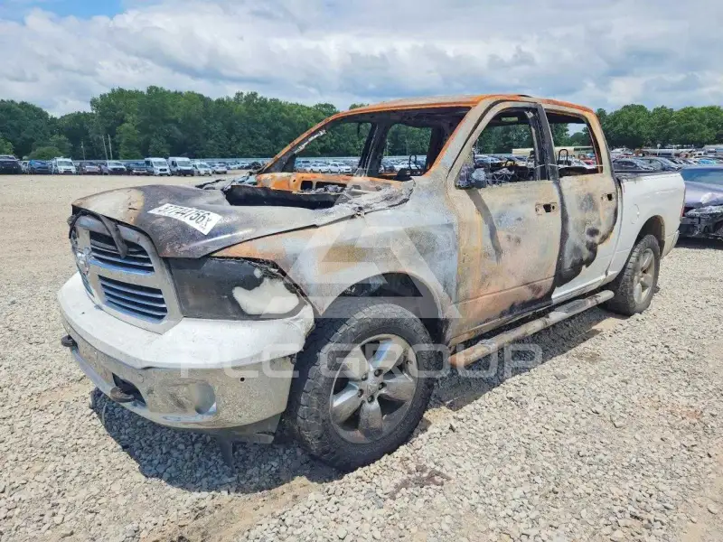 2016 RAM 1500 фото