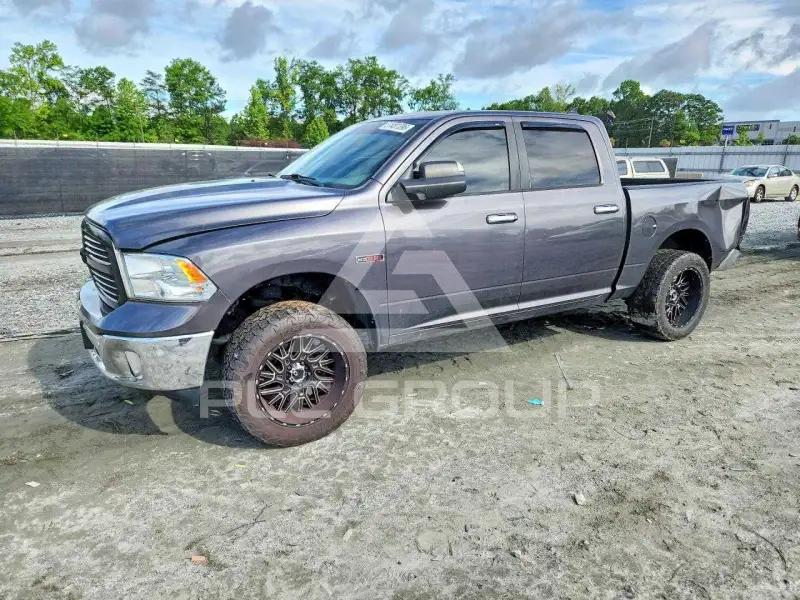 2016 RAM 1500 photo