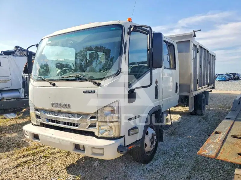 2016 Isuzu NPR photo
