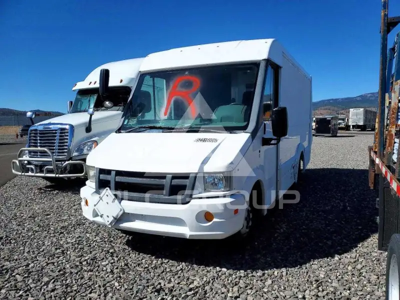 2016 Isuzu NPR фото
