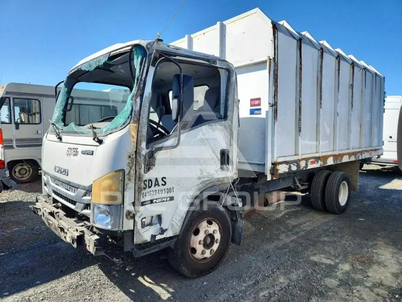 2016 Isuzu NPR photo