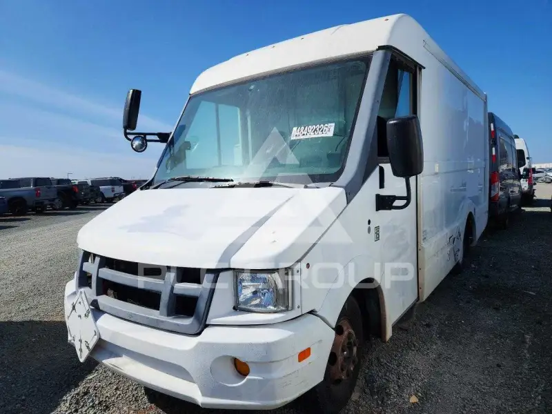 2016 Isuzu NPR фото