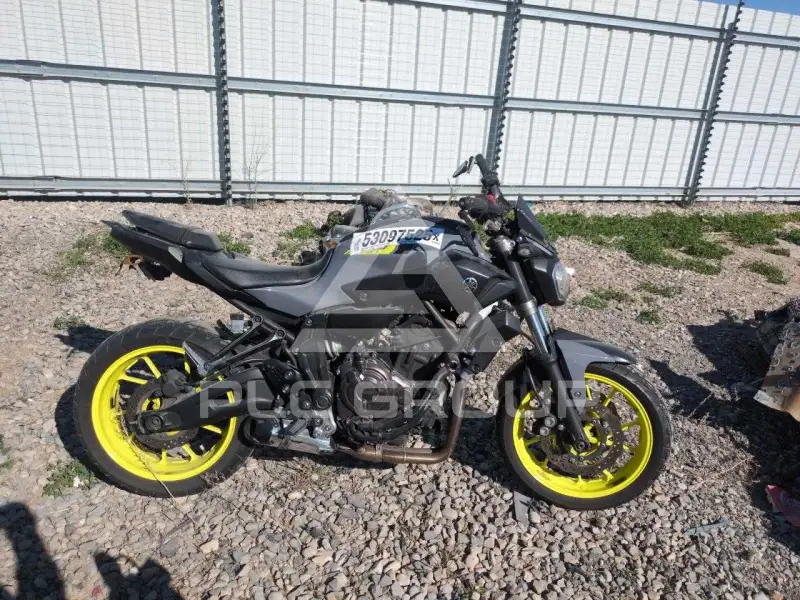 2016 Yamaha FZ07 photo