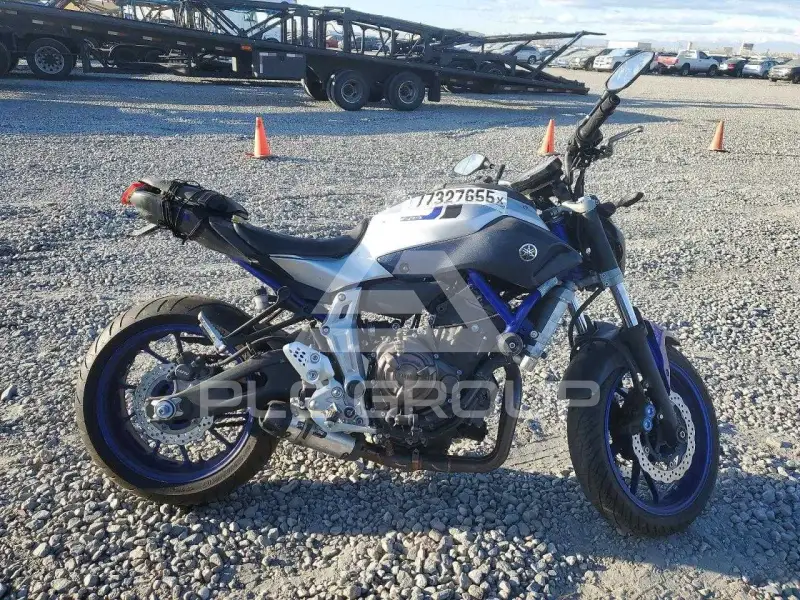 2016 Yamaha FZ07 фото