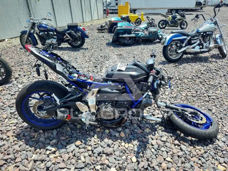 2016 Yamaha FZ07 фото
