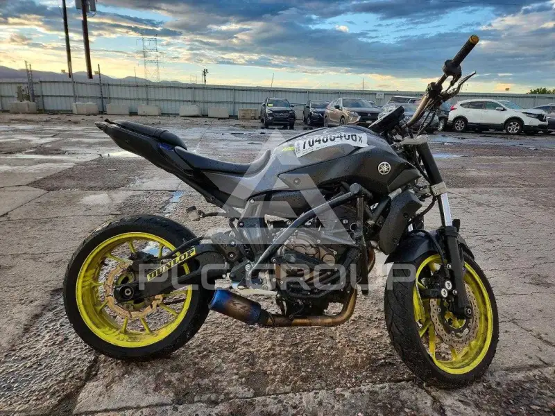 2016 Yamaha FZ07 фото