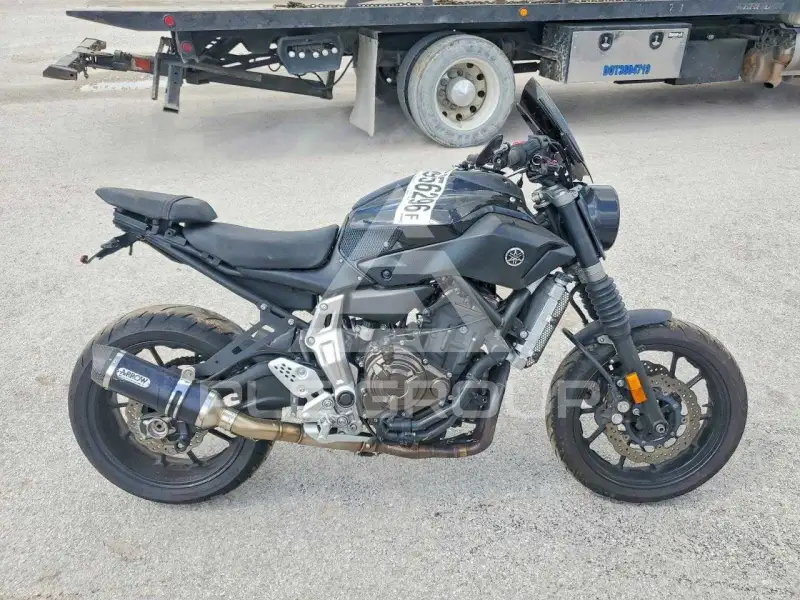 2016 Yamaha FZ07 фото