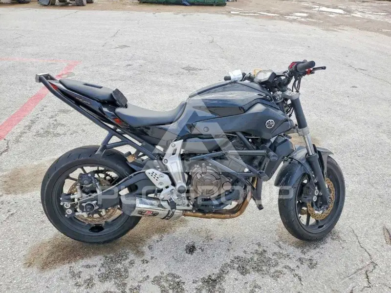 2016 Yamaha FZ07 фото