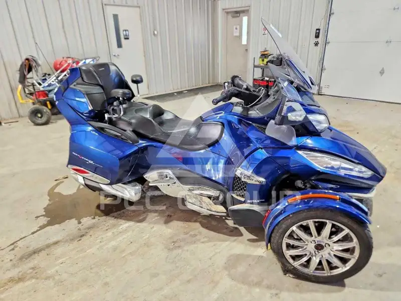 2016 Can-AM SPYDER фото