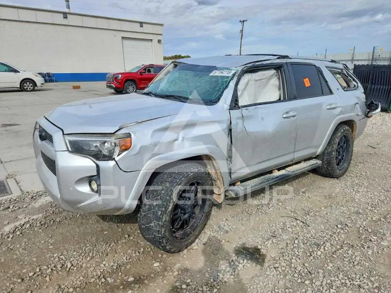 2016 Toyota 4 RUNNER photo