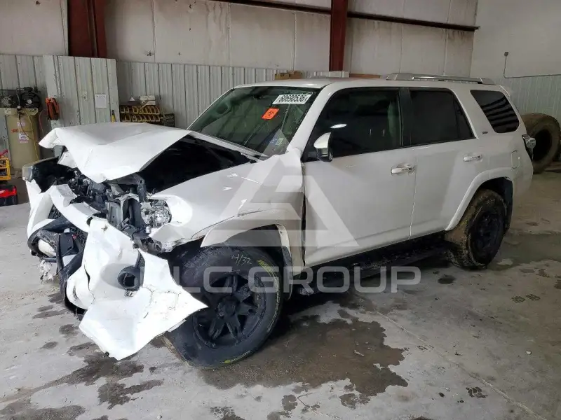 2016 Toyota 4 RUNNER photo