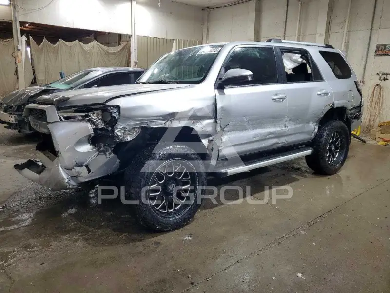 2016 Toyota 4 RUNNER photo