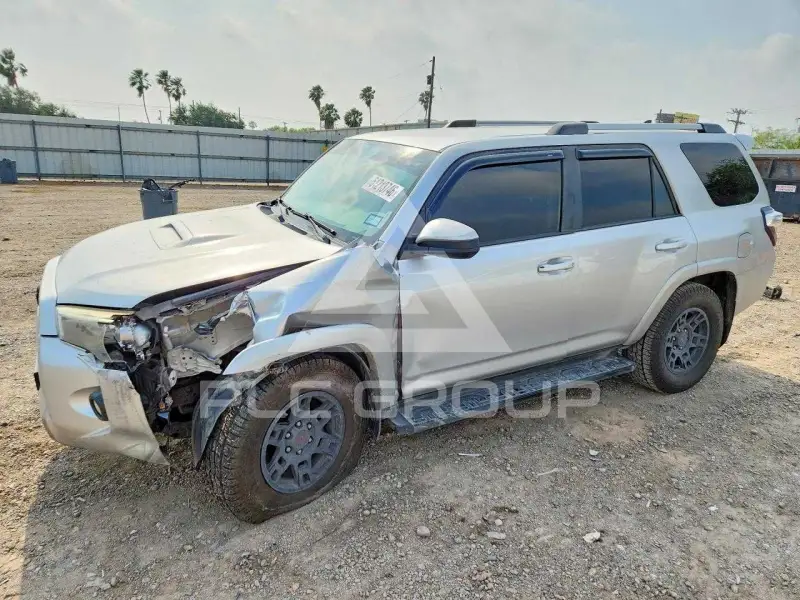 2016 Toyota 4 RUNNER photo
