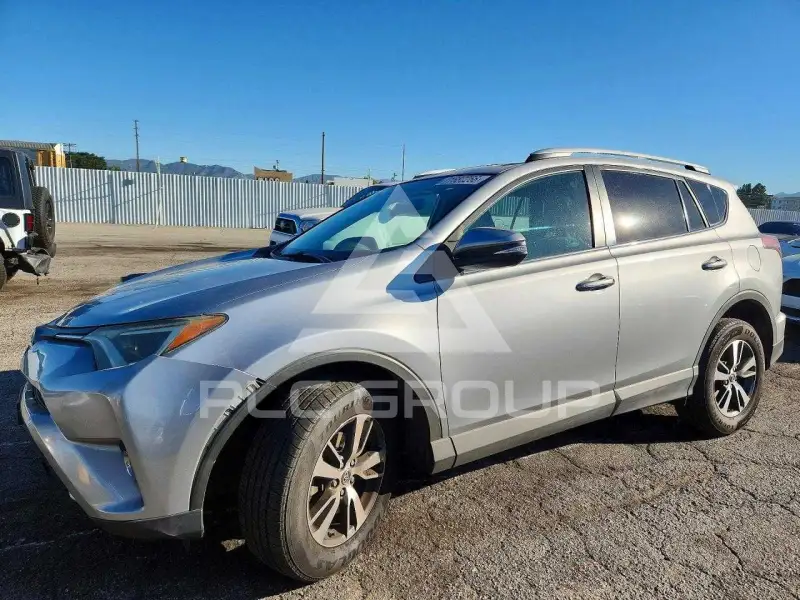 2016 Toyota RAV4 фото