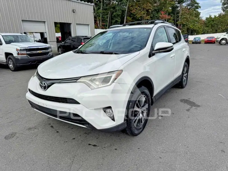 2016 Toyota RAV4 фото