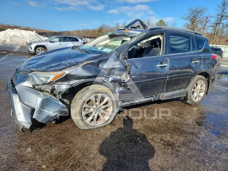2016 Toyota RAV4 фото